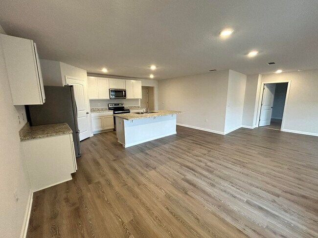 Building Photo - 3293 Chapelwood Dr