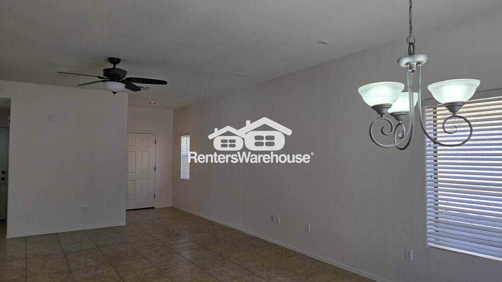 Building Photo - 1126 E Mt Shibell Dr