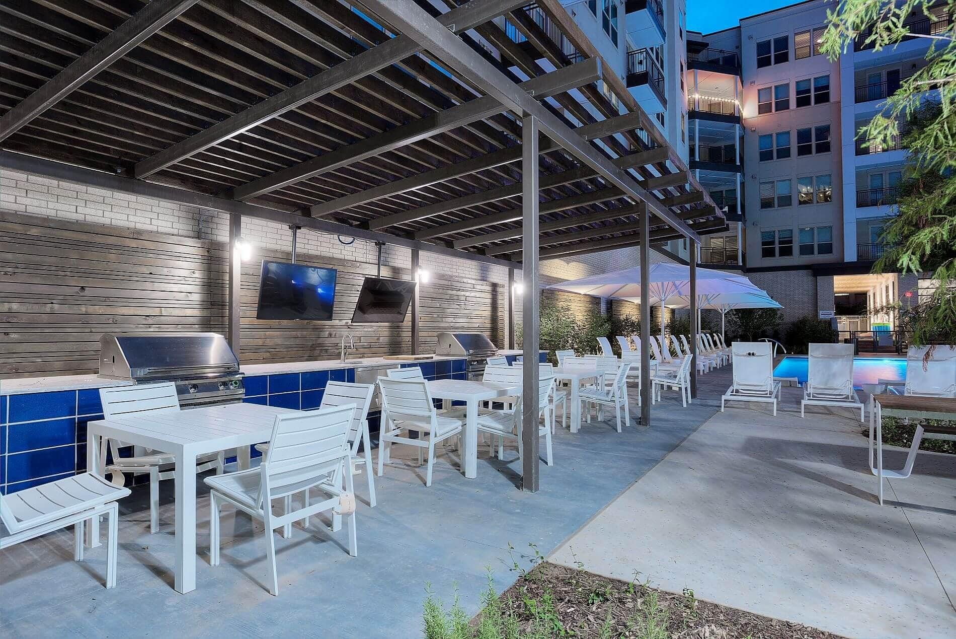 Building Photo - 101 S Center St