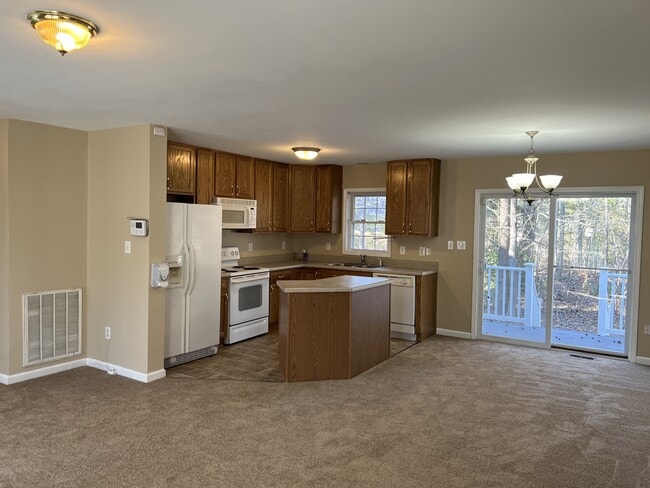 Building Photo - 21 Fort King Dr
