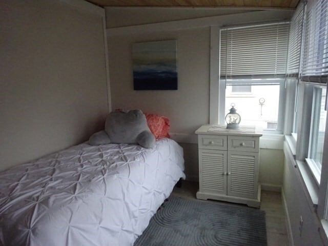 Building Photo - 83 Shore Ave