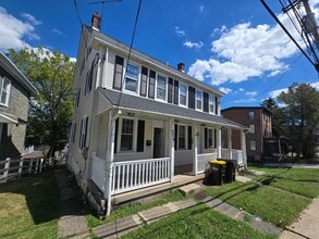 Building Photo - 4 bed 1.5 bathroom home in Harleysville, PA