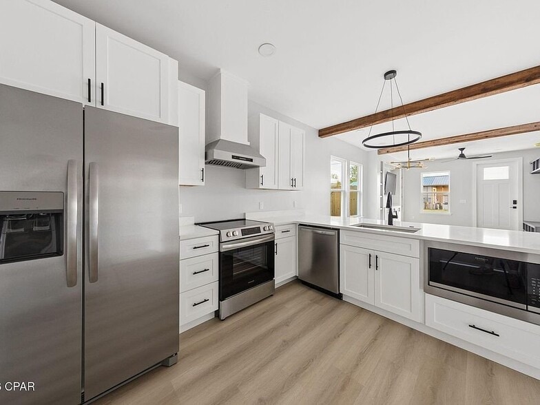 Building Photo - 517 E 8th St