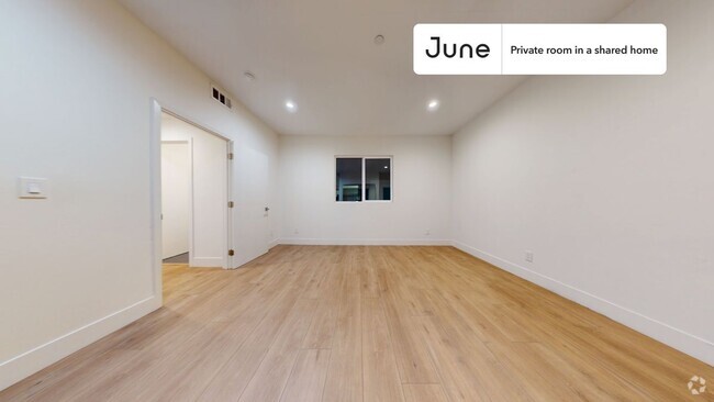 Building Photo - 5637 Riverton Ave