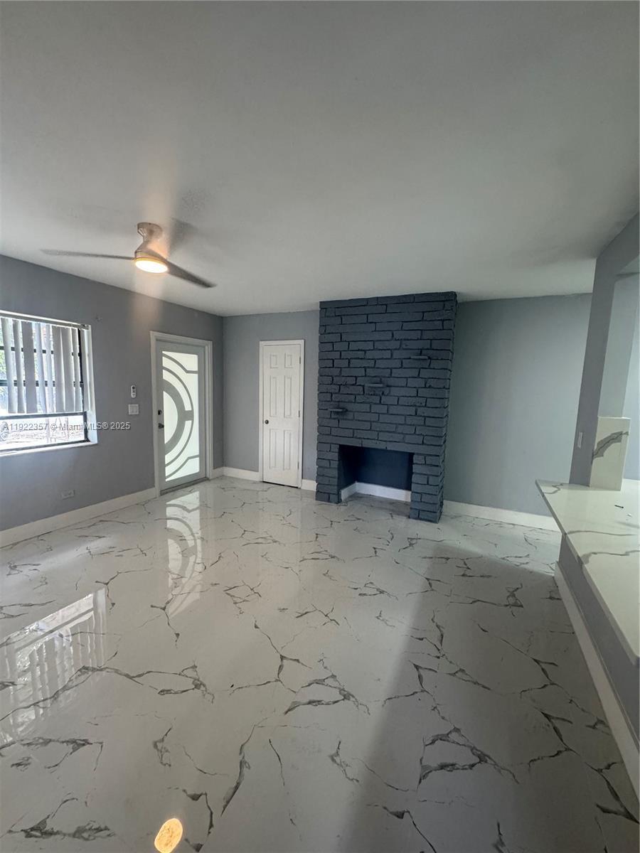 Building Photo - 1171 NE 161st Ter