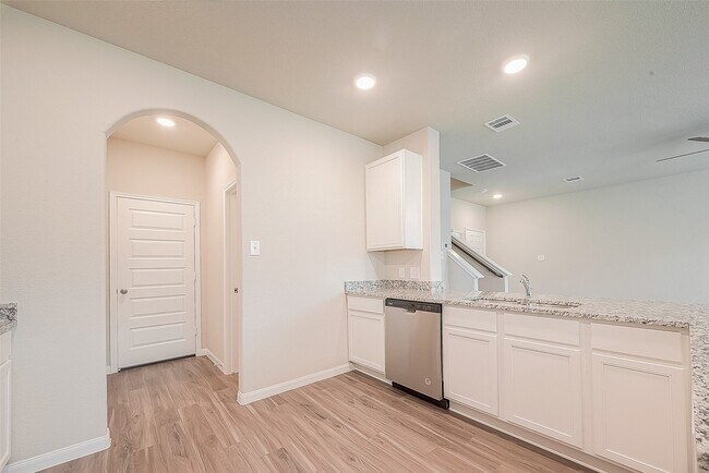 Building Photo - 2335 Tavo Trails Dr