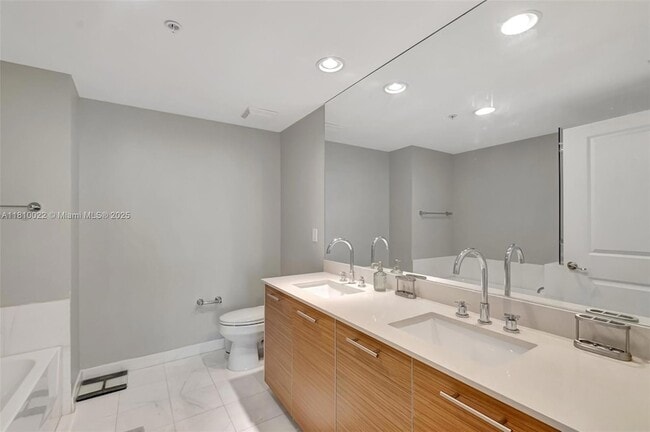 Building Photo - 480 Hibiscus St