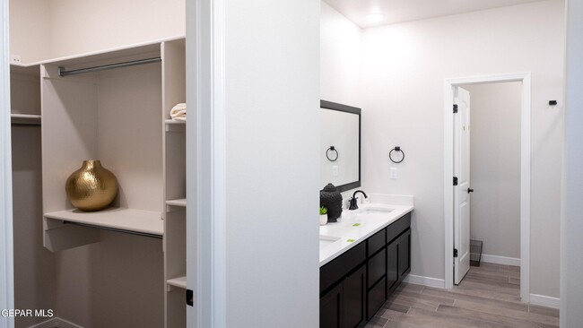 Building Photo - 14717 Pebble Hills Blvd