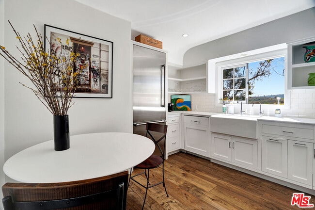 Building Photo - 3531 Wonder View Dr