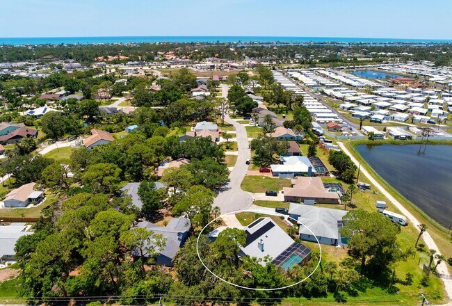 Building Photo - ** STUNNING 4 BEDROOM 2 FULL BATH/ 2 HALF ...