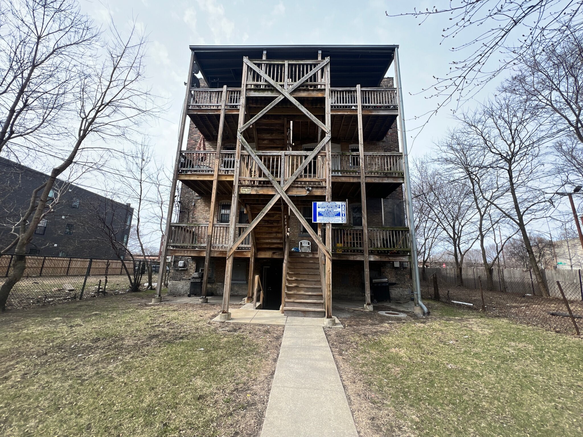 Building Photo - 5909 S Calumet Ave