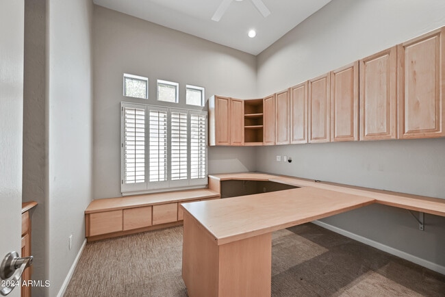 Building Photo - 6057 E Campo Bello Dr