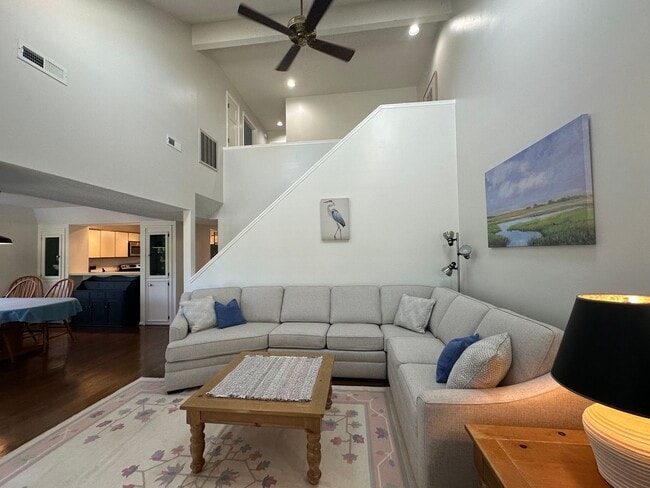 Building Photo - Furnished Townhome with Water Views and Boat Slip!