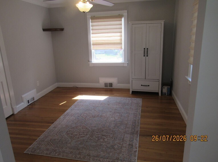 lower bedroom - 114 Maple St