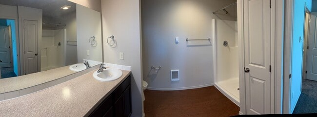 Building Photo - 1382