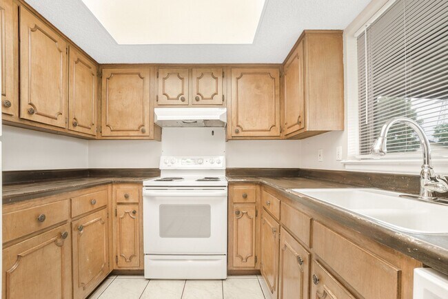 Building Photo - 5003 Starfire St