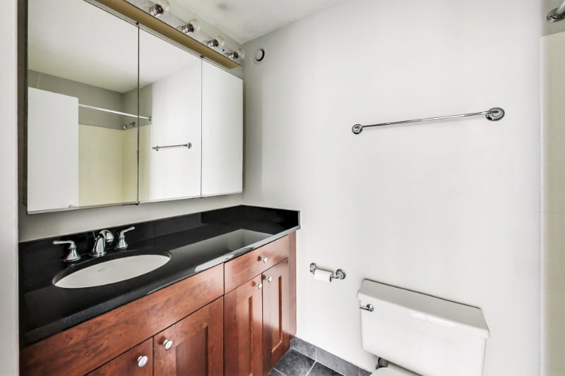 Building Photo - 10 E Ontario St