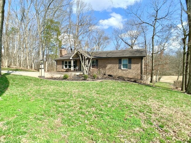 Building Photo - 423 Rivermont Dr