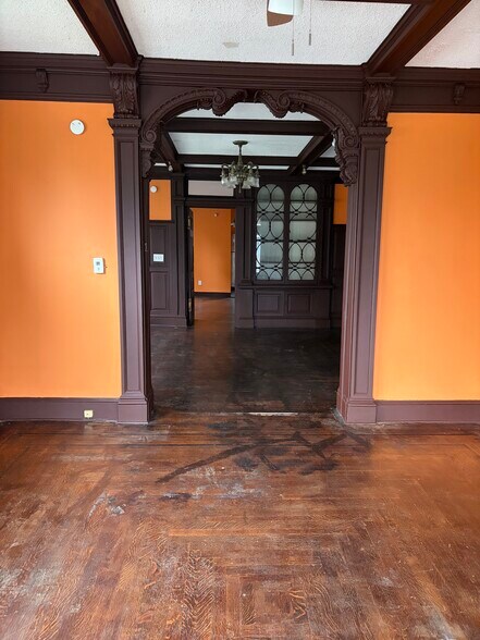 Building Photo - 129 Willow St