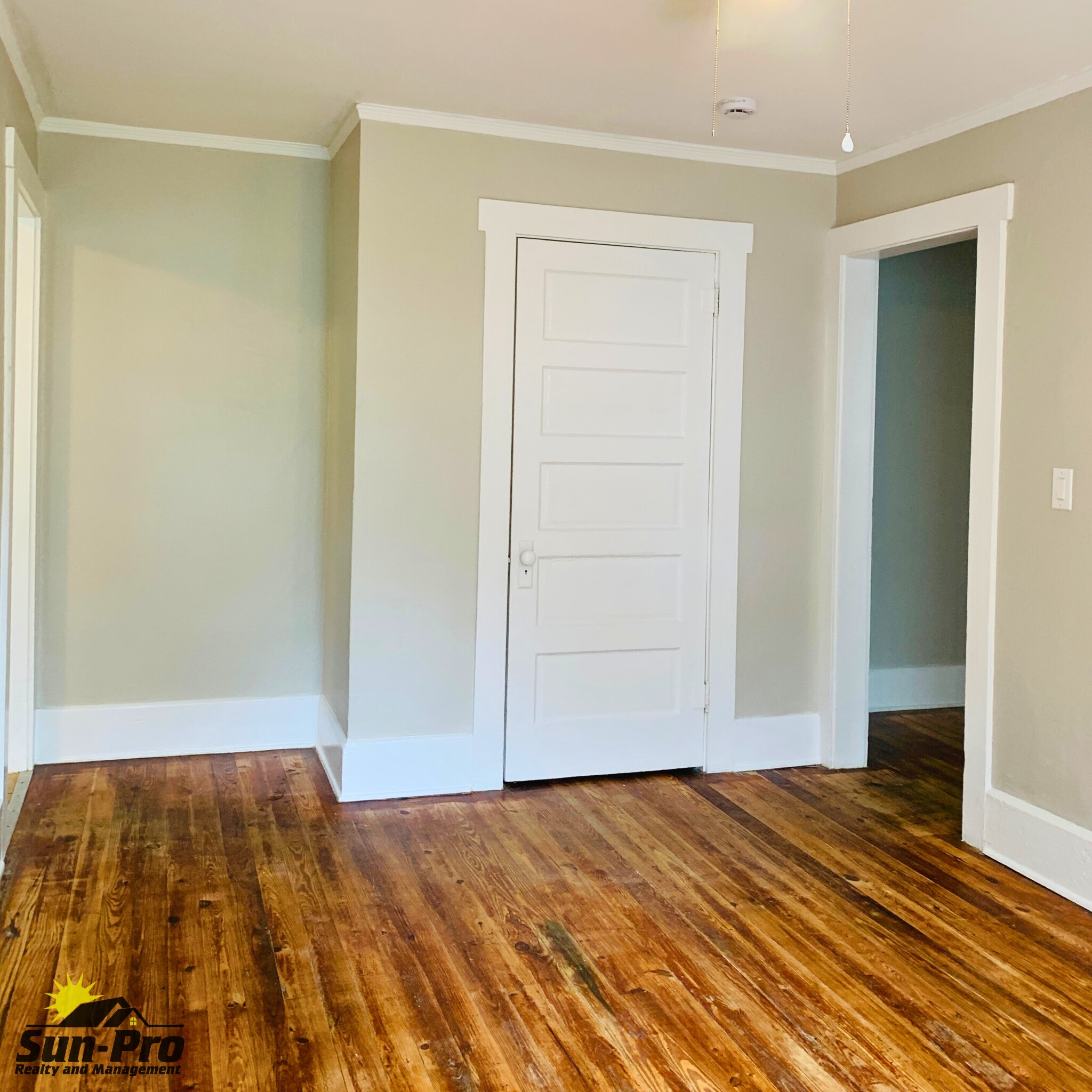 Building Photo - 808 S Grandview Ave