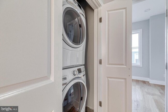 Building Photo - 2636 Latona St