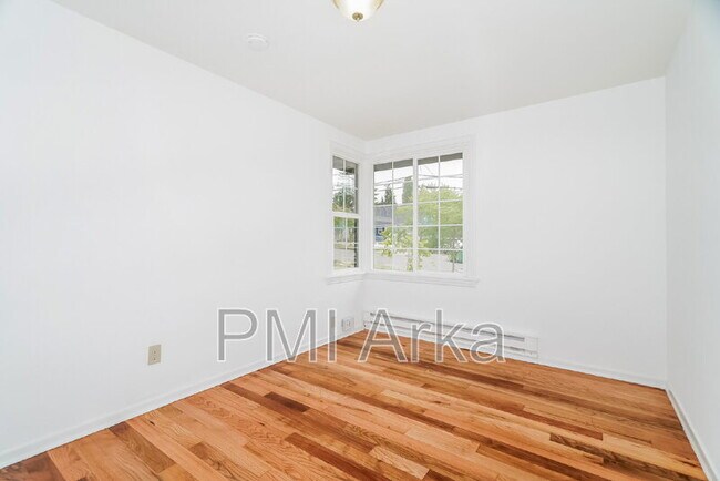 Building Photo - 7306 S 115th St