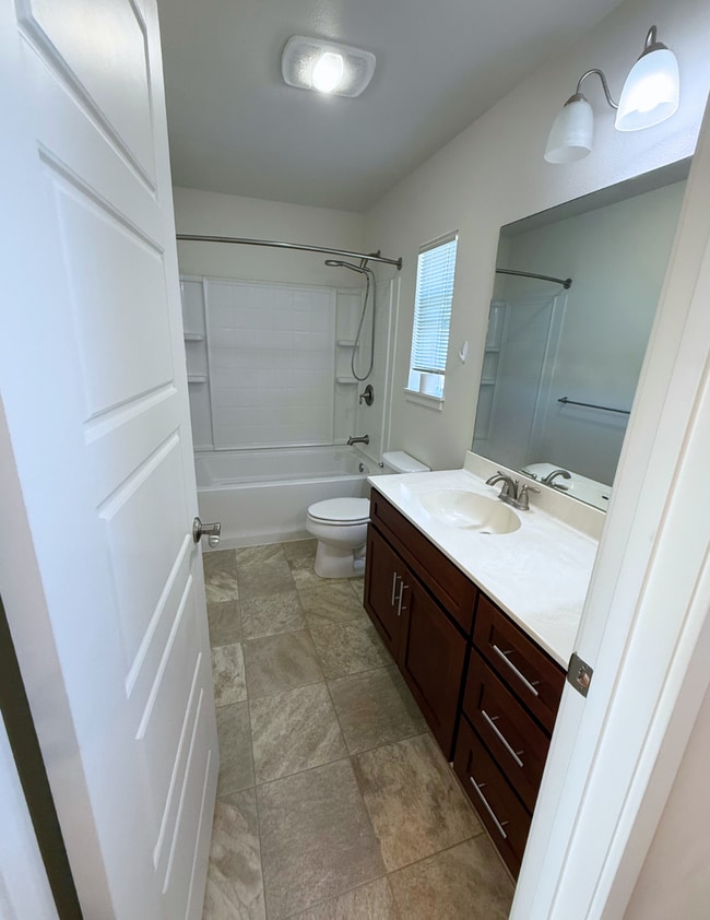 Building Photo - 3/2.5/2 Townhome is Kapolei- Pohakala at M...