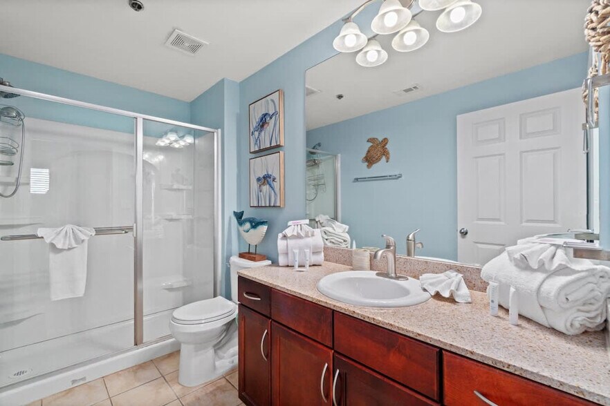 Building Photo - 9860 S Thomas Dr