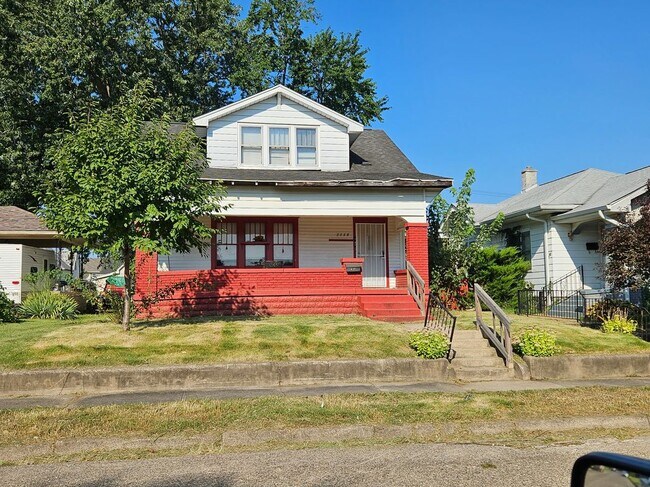 Building Photo - 1115 S 18th St