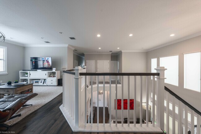 Building Photo - 9368 Eden Roc Ct