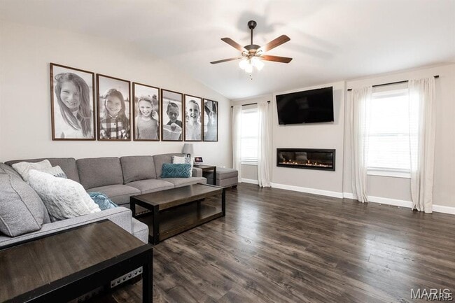 Building Photo - 3505 Chippewa Dr