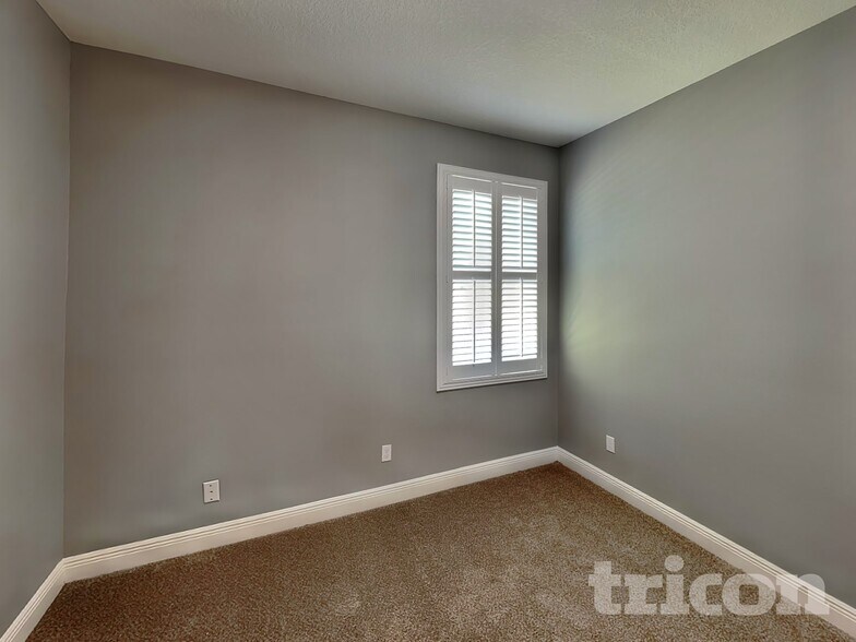 Building Photo - 1842 Castleton Dr