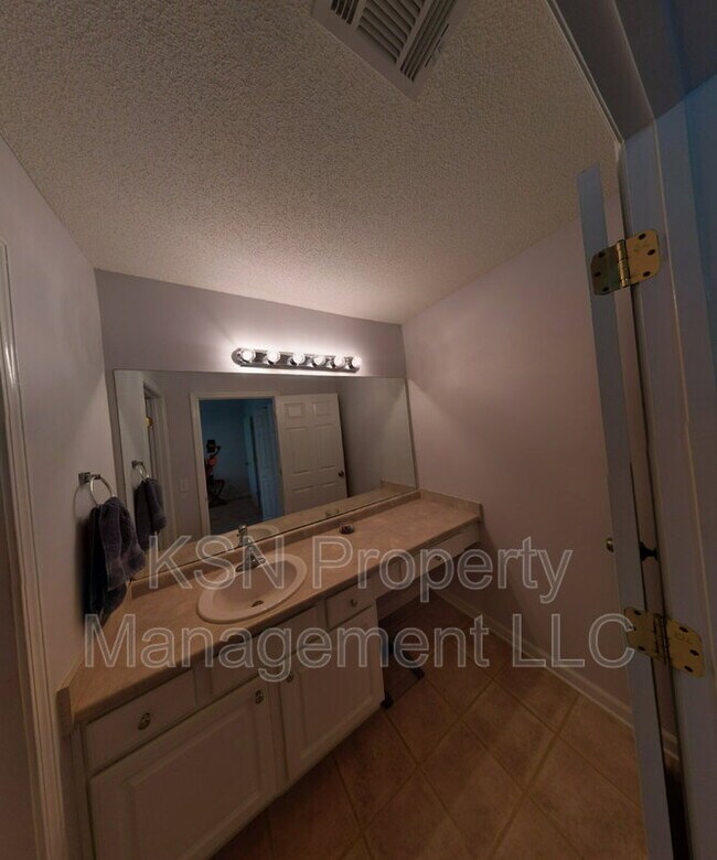 Building Photo - 16 Orchid Ln