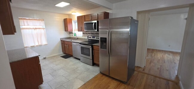 Building Photo - 1306 Mt Olive Ave