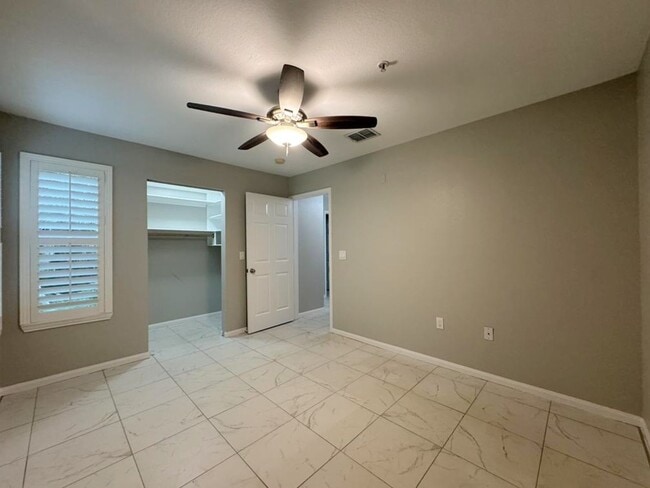 Building Photo - 3/2 Condo in Villaggio On The Lakes