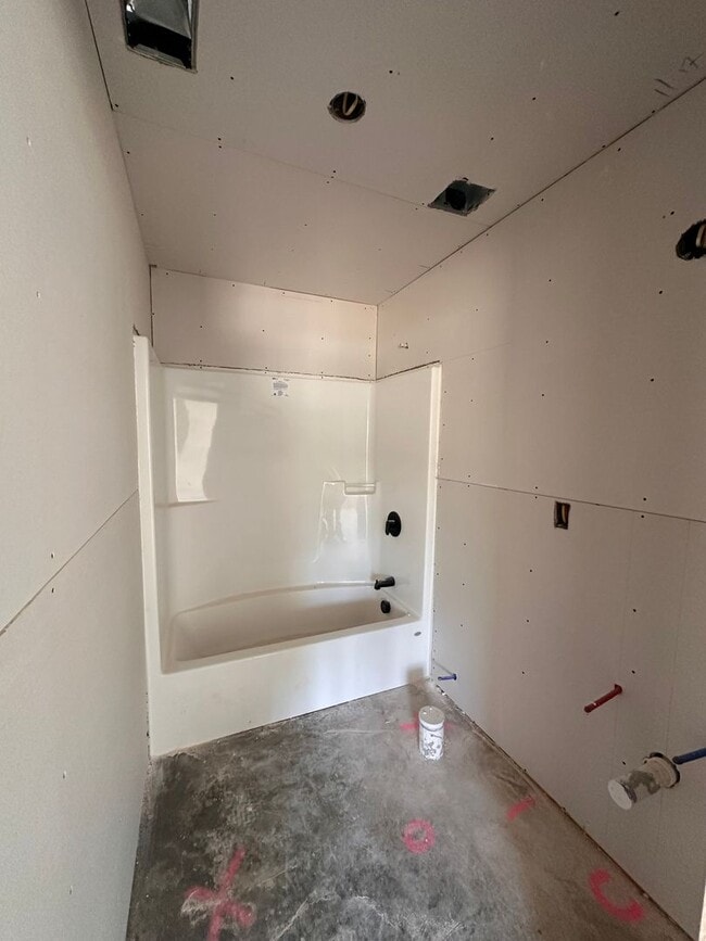 Building Photo - 4 Bed 3 Bath Brick Home - Coming Soon