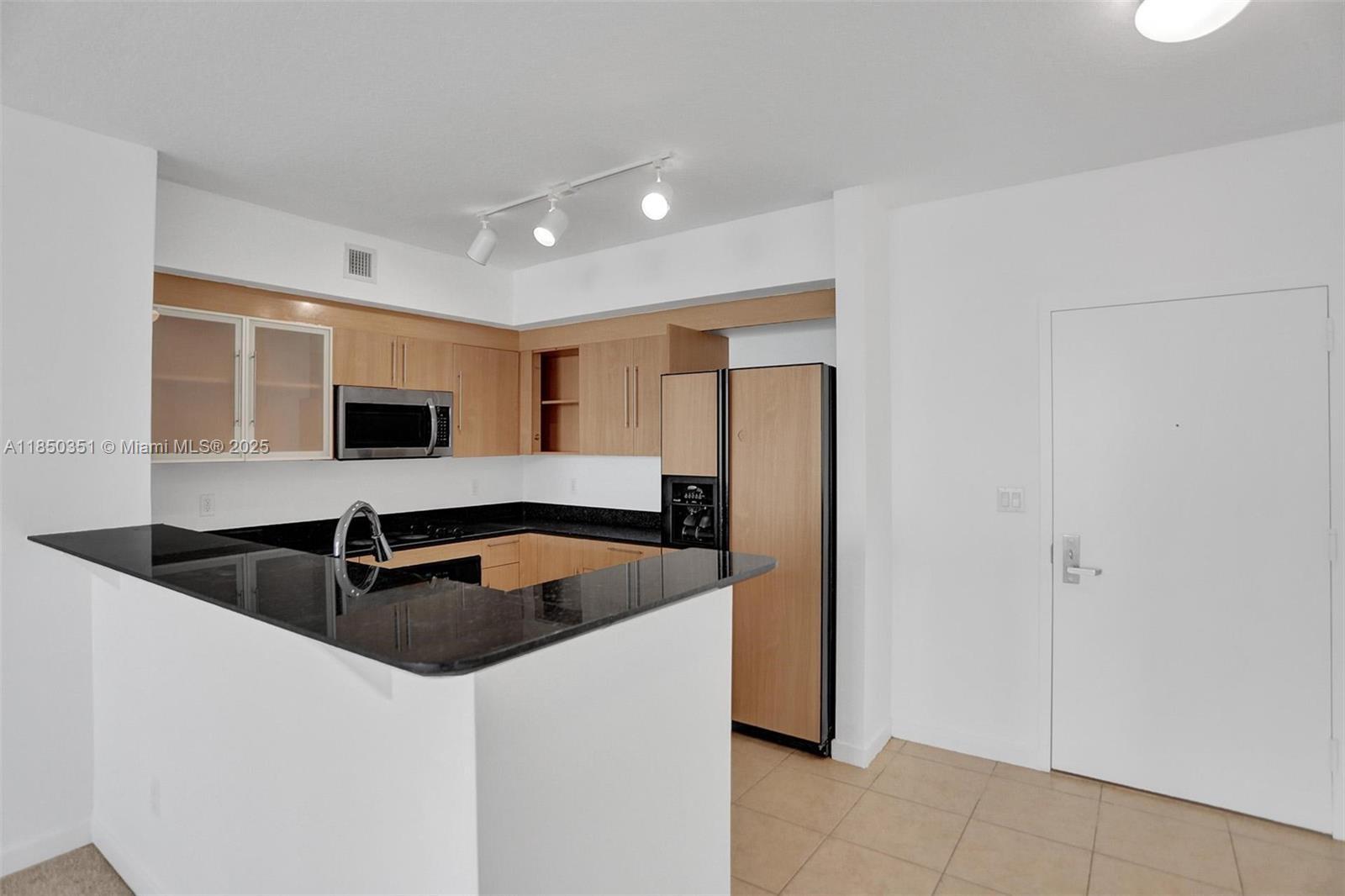 Building Photo - 335 S Biscayne Blvd