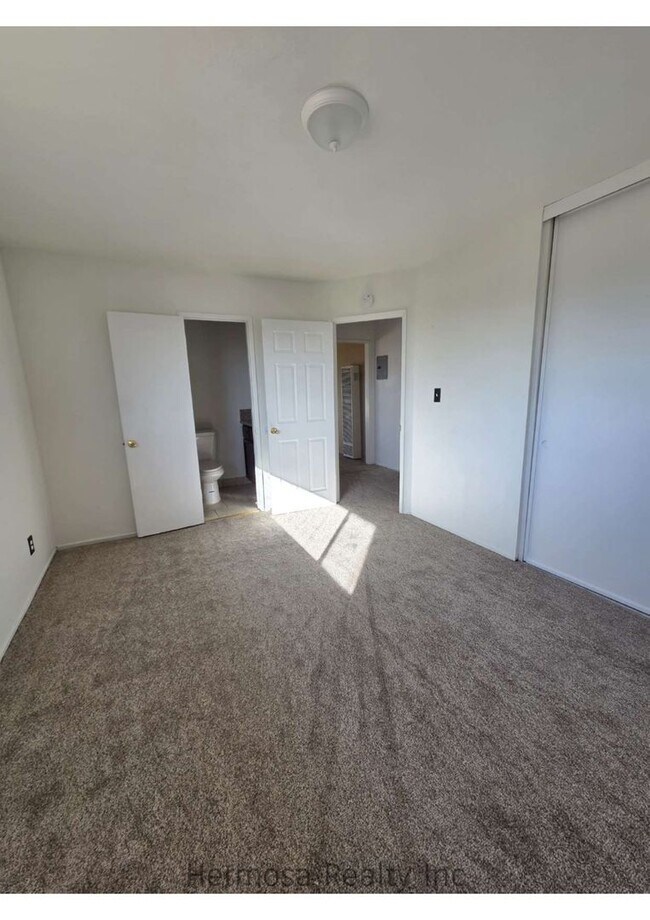 Building Photo - 1234 W J St