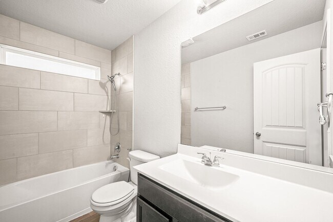 Building Photo - 13154 Beals Cir