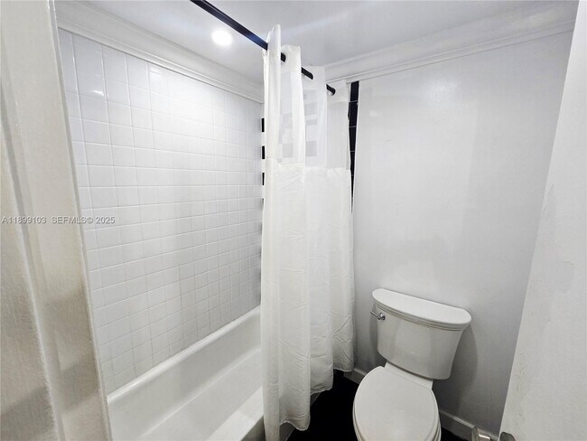 Building Photo - 800 West Ave