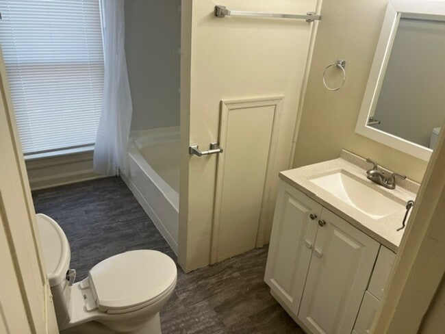 Building Photo - 127-129 N Catherine St