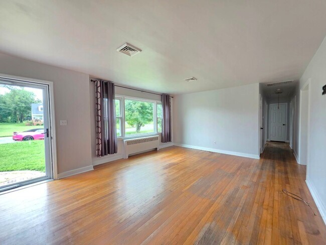 Building Photo - 1209 Belmont Ave
