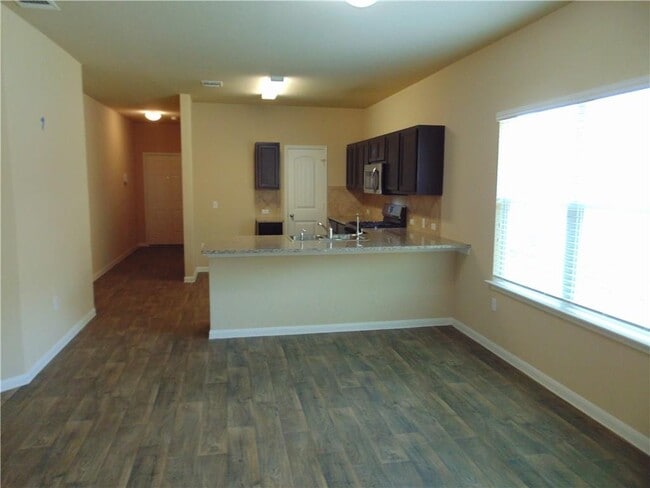 Building Photo - 305 Cibolo Creek Dr