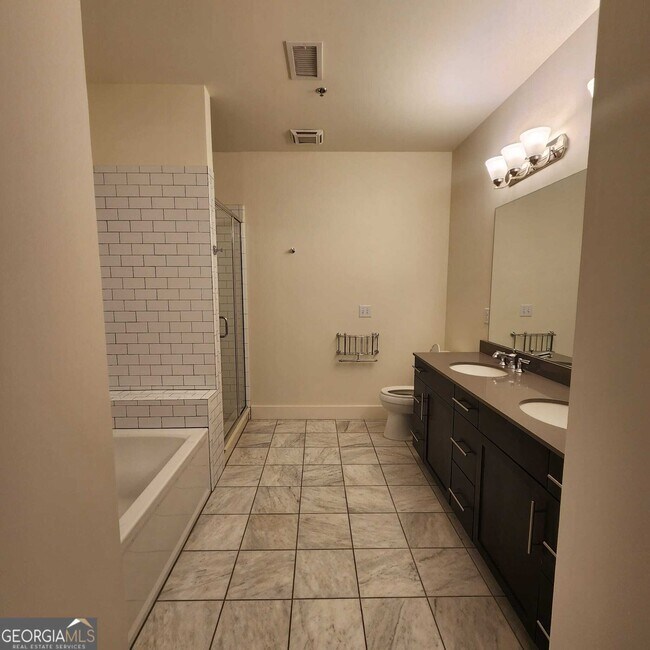 Building Photo - 1100 Howell Mill Rd NW