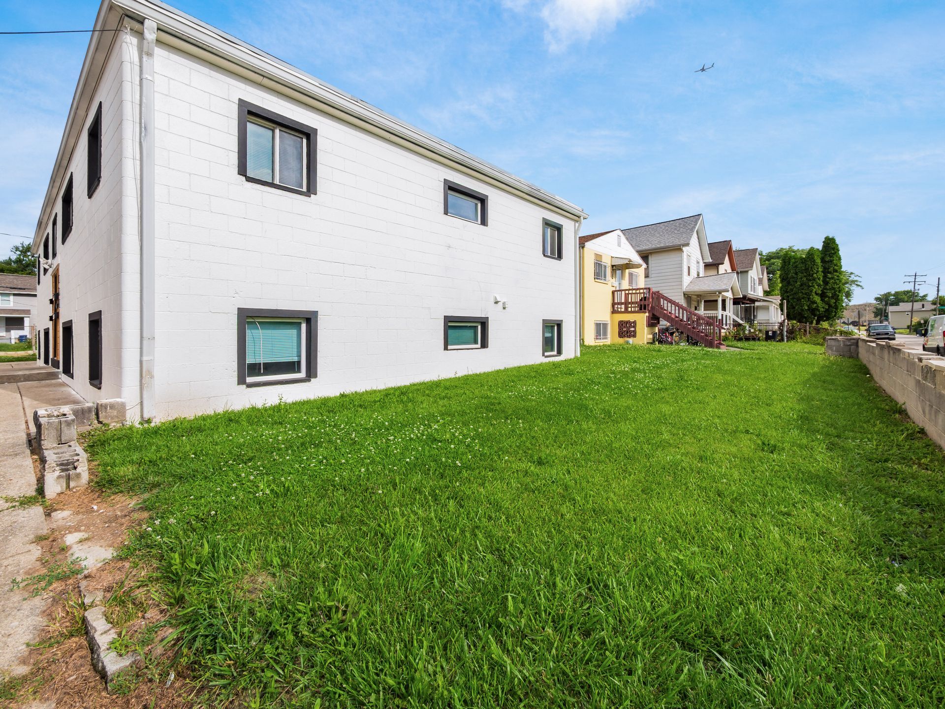 Building Photo - 940 Shoemaker Ave