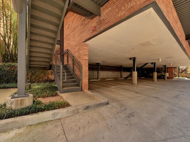 Building Photo - 2205 N Lamar Blvd