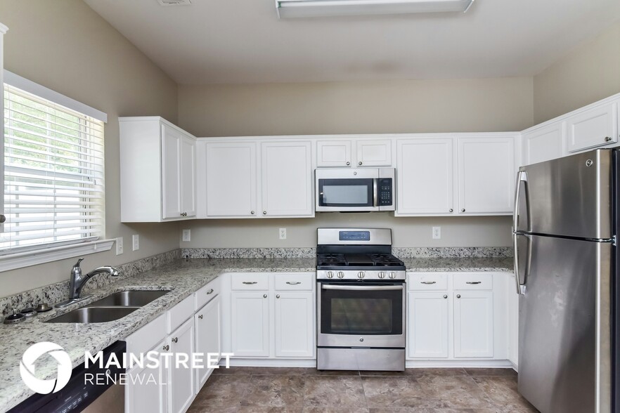 Building Photo - 4746 Autumn Rose Trail