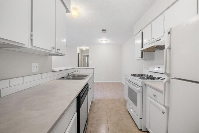 Building Photo - 12901 Chromite St