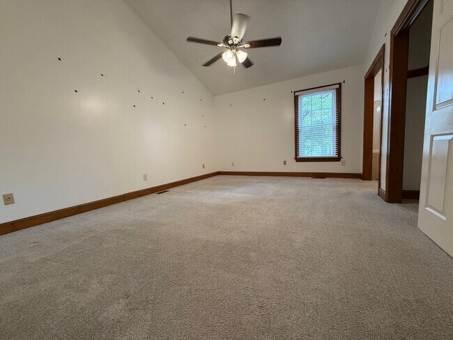 Building Photo - 722 Lord Dunmore Dr