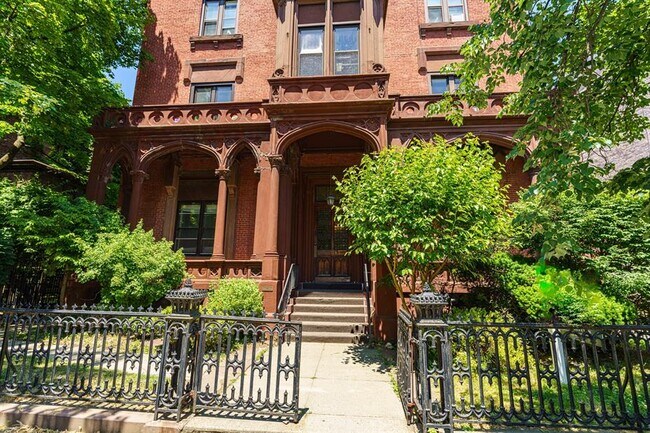 Building Photo - 204 Washington St